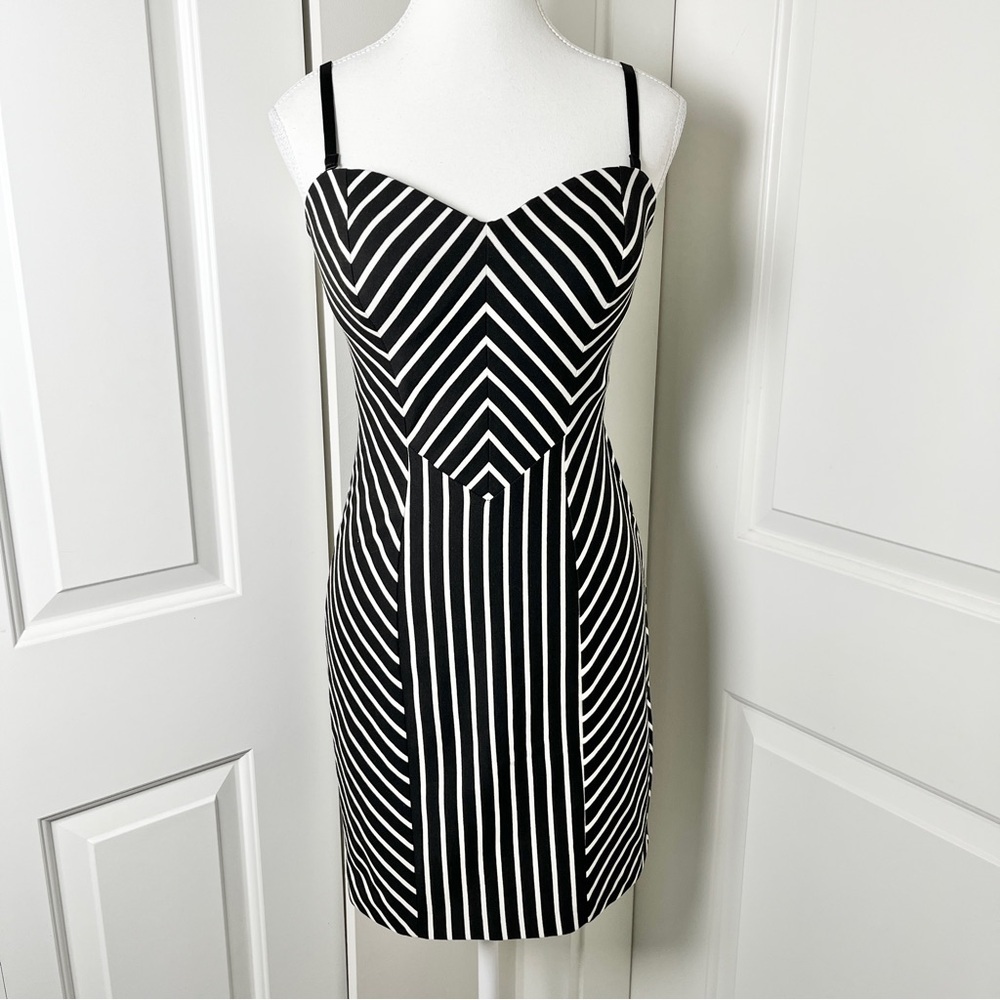 Guess Black & White Chevron Bodycon Bandage Mini Dress - Sexy & Stylish, Small